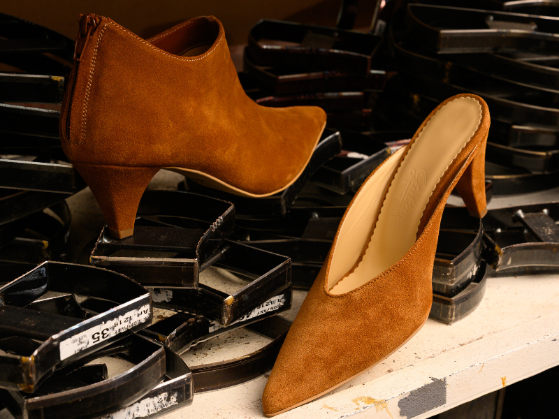 Saboti 1626 Velur Camel